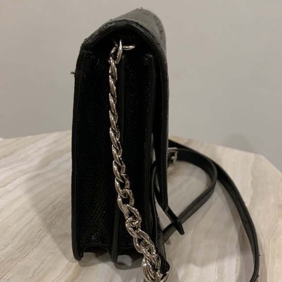 **SOLD*** Michael Kors Daniella Snake Scale Print Silver Chain Crossbody - Picture 5 of 17